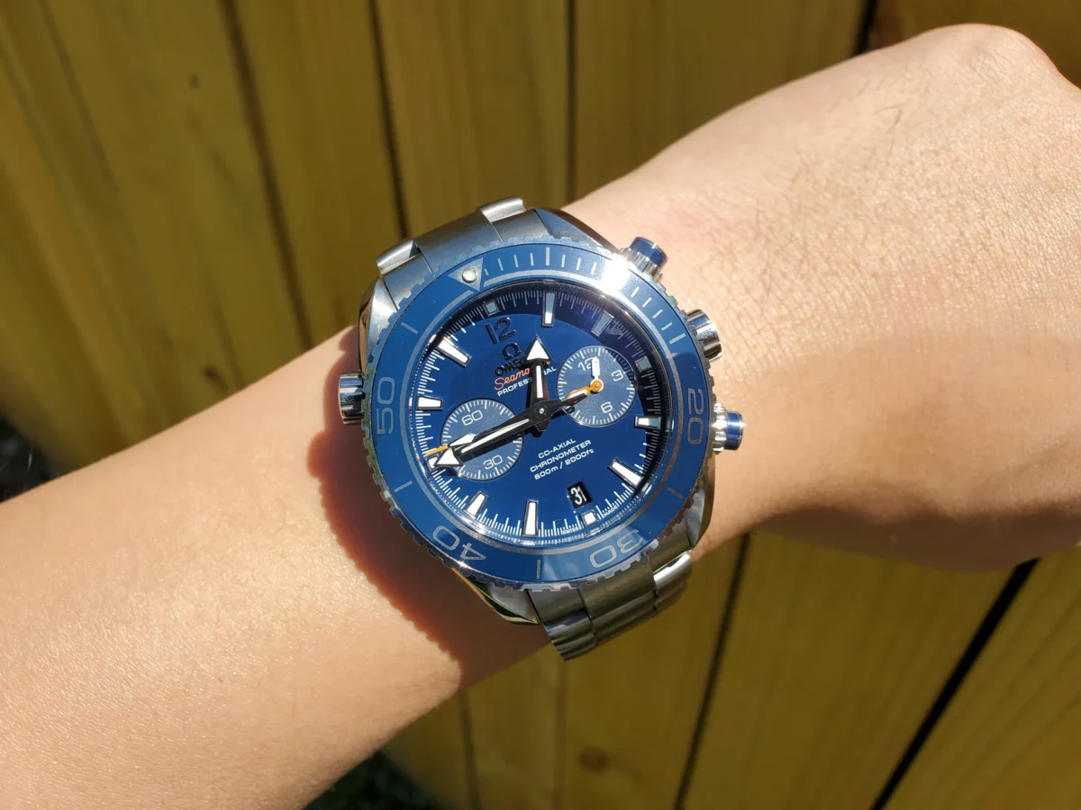 ⁦Omega (Seamaster Planet Ocean) watch for men 232.90.46.51.03.001⁩ - الصورة ⁦8⁩