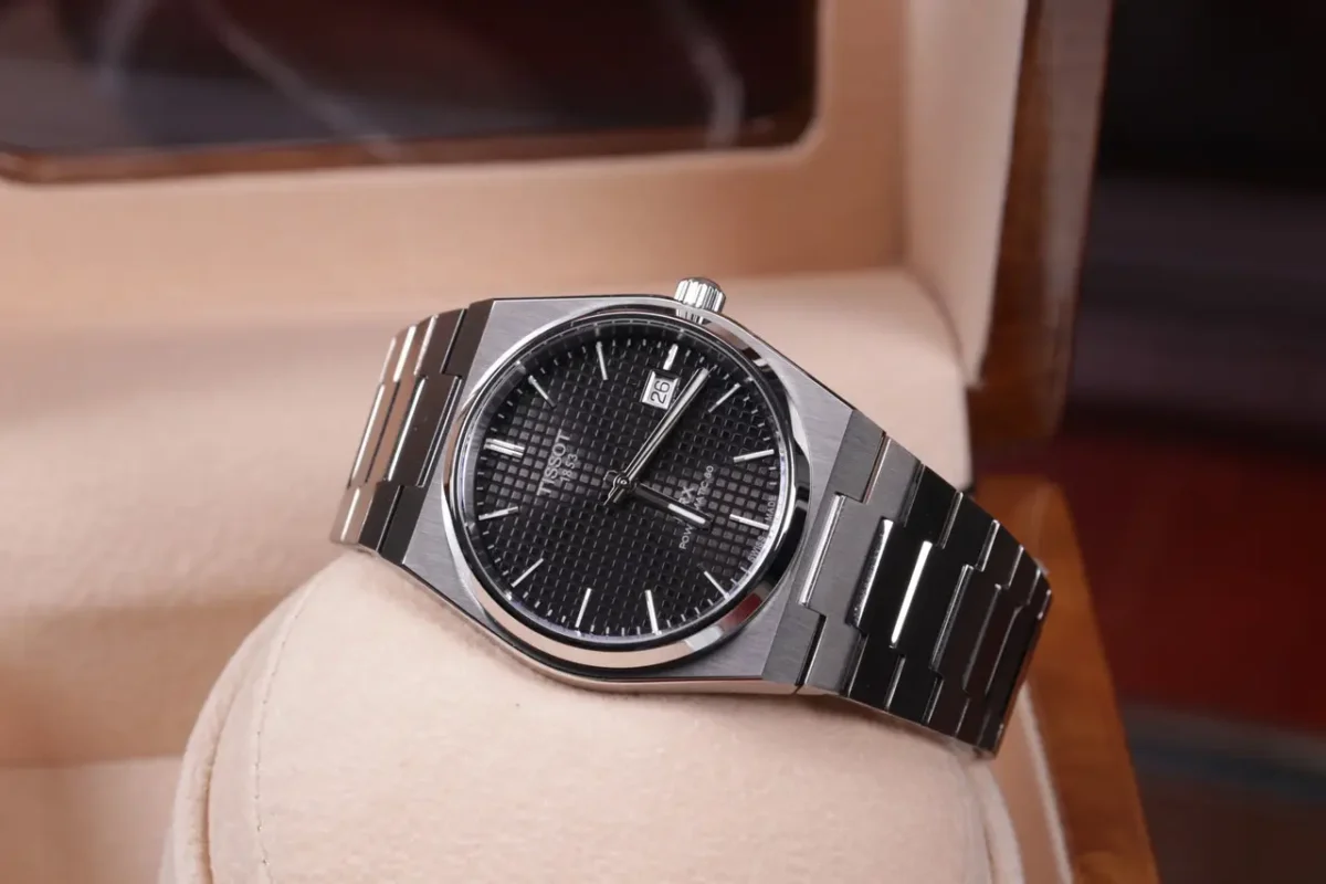 ⁦Tissot T-Classic (PRX Powermatic 80) watch For Men and Women T137.207.11.051.00⁩ - الصورة ⁦9⁩