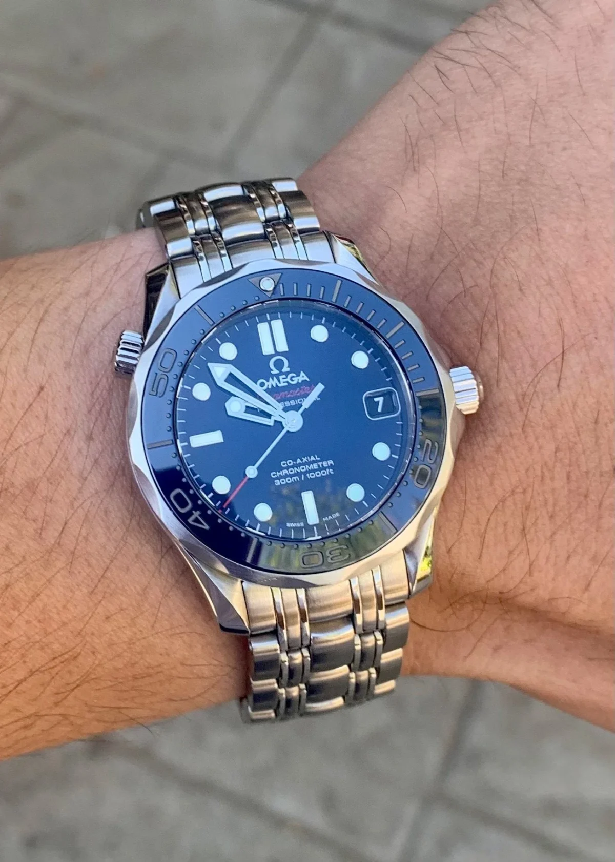 ⁦Omega (SEAMASTER DIVER) watch for men & women 212.30.36.20.03.001⁩ - الصورة ⁦12⁩