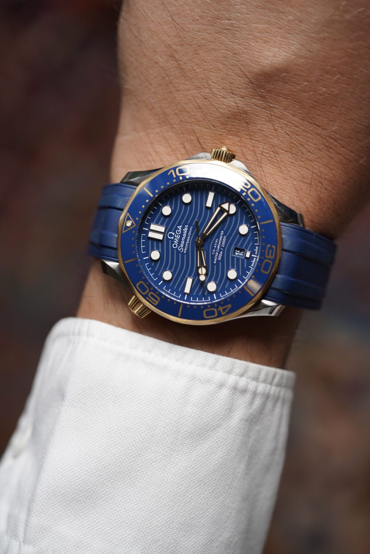⁦Omega (SEAMASTER DIVER) watch for men 210.22.42.20.03.001⁩ - الصورة ⁦15⁩