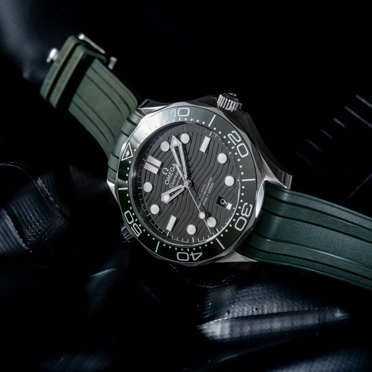 ⁦Omega (SEAMASTER DIVER) watch for men 210.32.42.20.10.001⁩ - الصورة ⁦17⁩