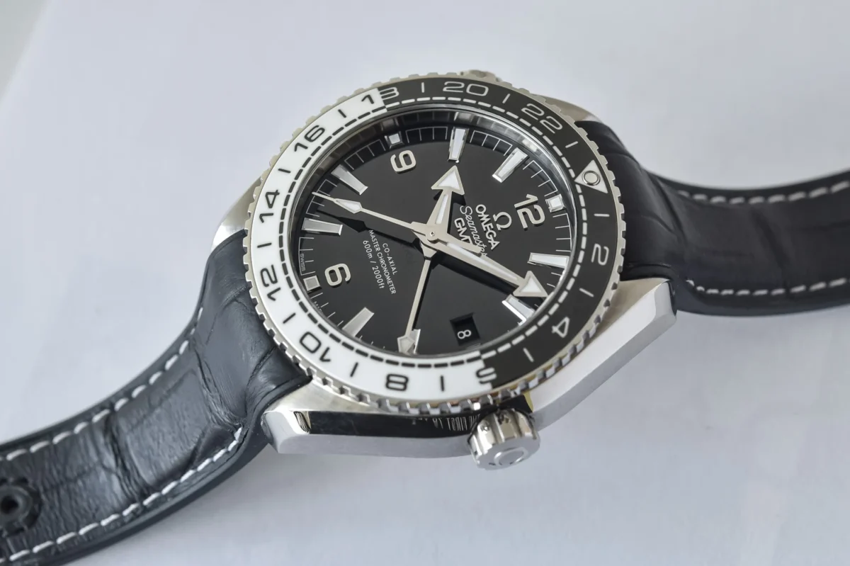 ⁦Omega (SEAMASTER PLANET OCEAN) watch for men 215.33.44.22.01.001⁩ - الصورة ⁦4⁩