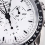 ⁦Omega (Speedmaster) watch for men 311.32.42.30.04.003⁩ - الصورة ⁦5⁩
