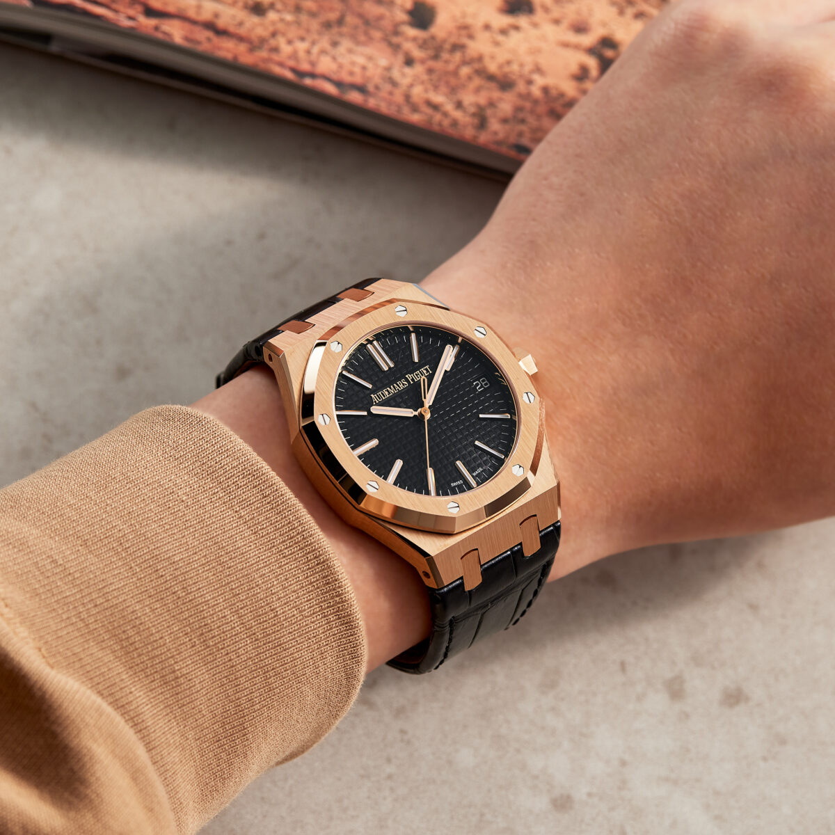 ⁦Audemars Piguet (Royal Oak) Watch For Men 15510OR.OO.D002CR.02⁩ - الصورة ⁦18⁩