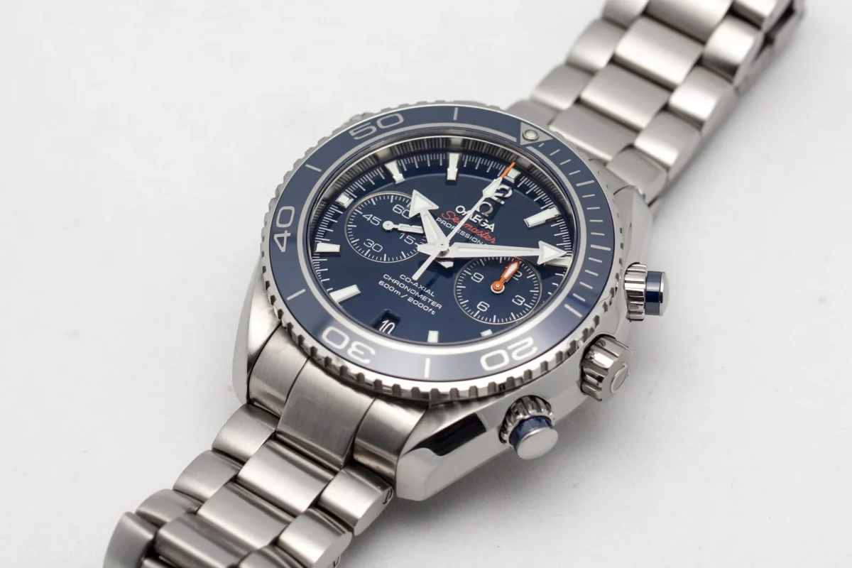⁦Omega (Seamaster Planet Ocean) watch for men 232.90.46.51.03.001⁩ - الصورة ⁦5⁩