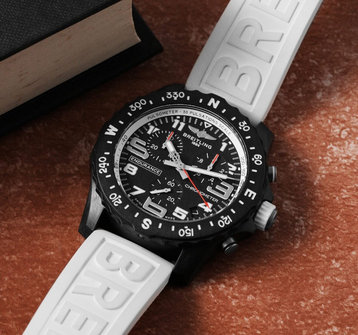 ⁦Breitling (Professional Endurance Pro) watch for men X82310A71B1S1⁩ - الصورة ⁦14⁩